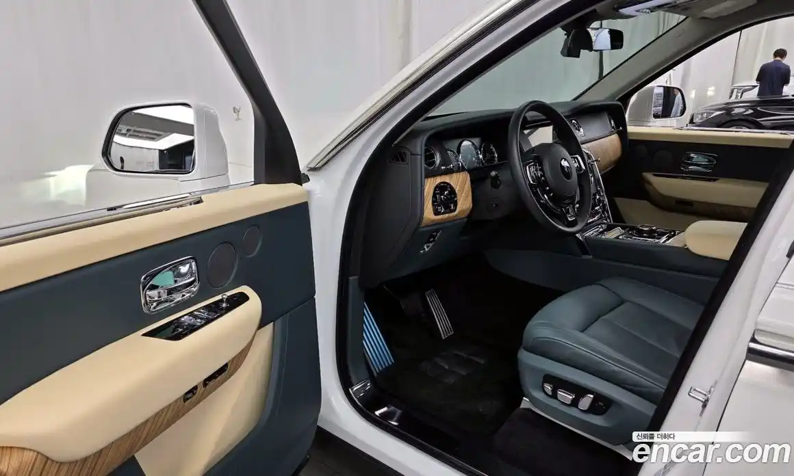 Rolls-Royce Cullinan 2023 6.7 гидро в Москве № 407207, фото 10