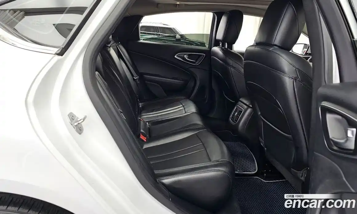 Chrysler 200 2015 2.4 гидро в Москве № 407483, фото 12