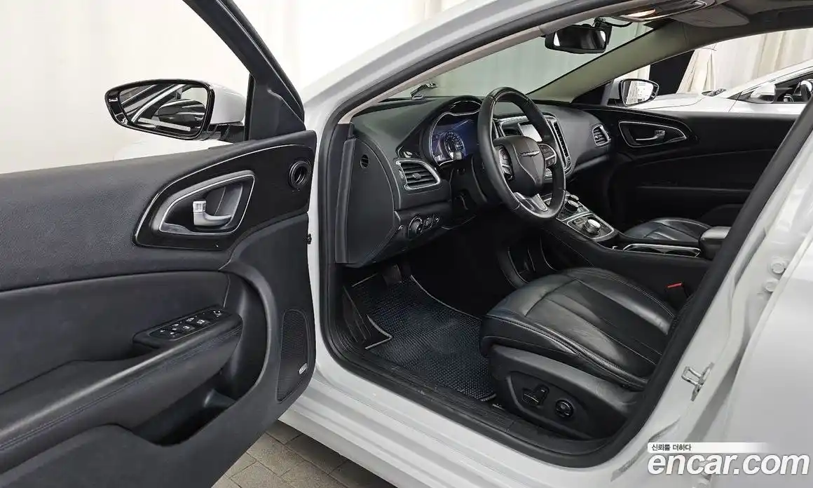 Chrysler 200 2015 2.4 гидро в Москве № 407483, фото 10