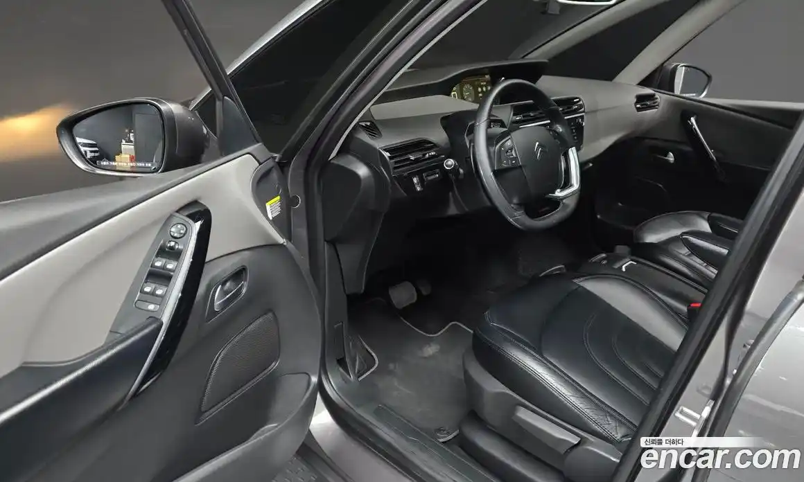 Citroen C4 Picasso 2018 1.6 гидро в Москве № 474941, фото 11