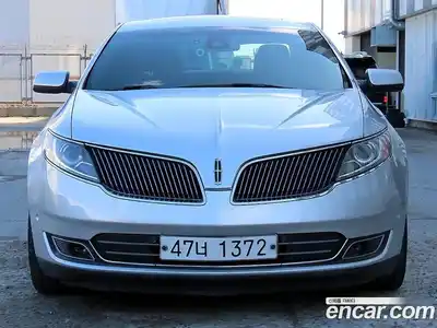 Lincoln MKS, 2014