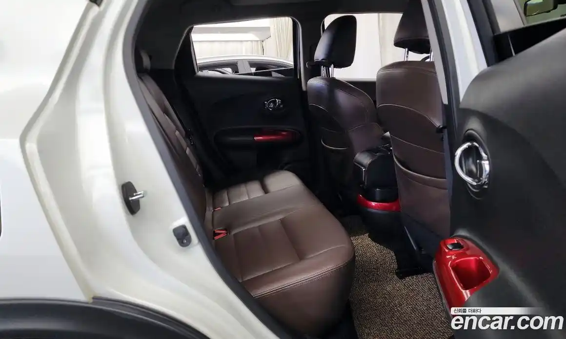 Nissan Juke 2014 1.6 гидро в Москве № 611316, фото 11
