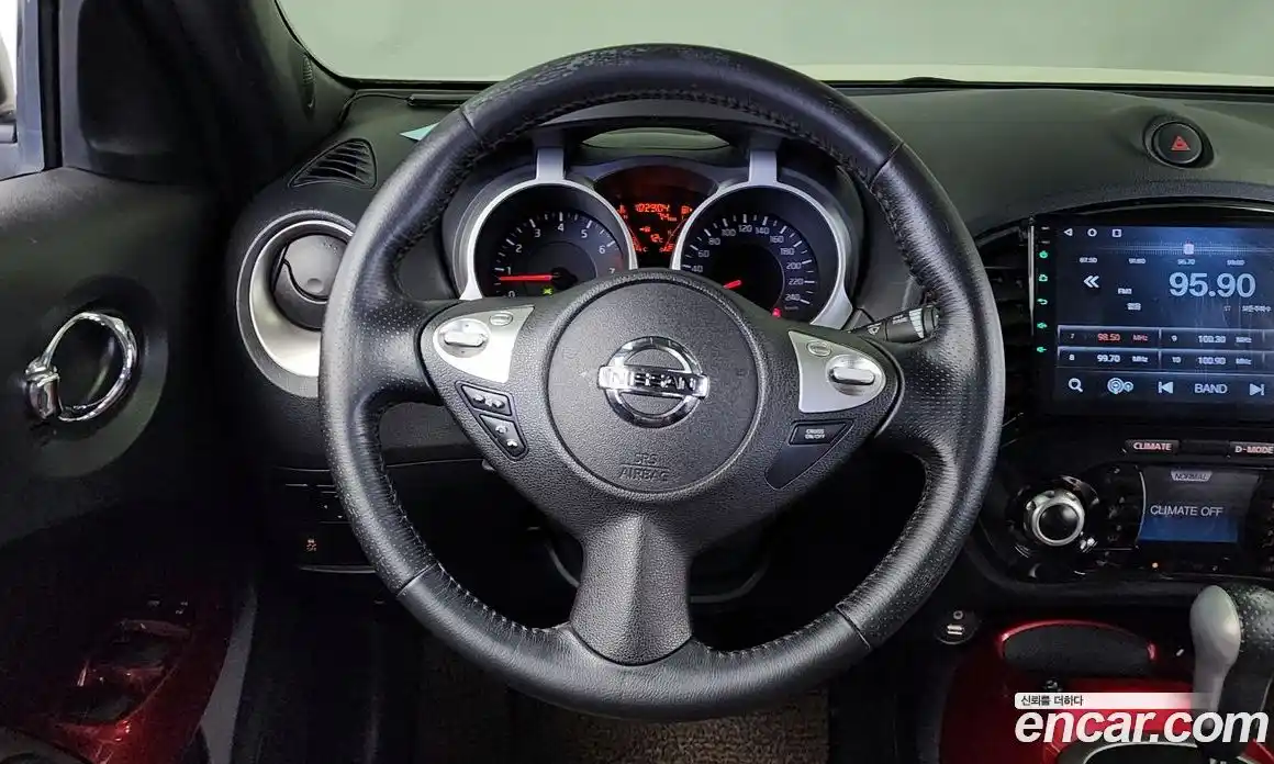 Nissan Juke 2014 1.6 гидро в Москве № 611316, фото 12