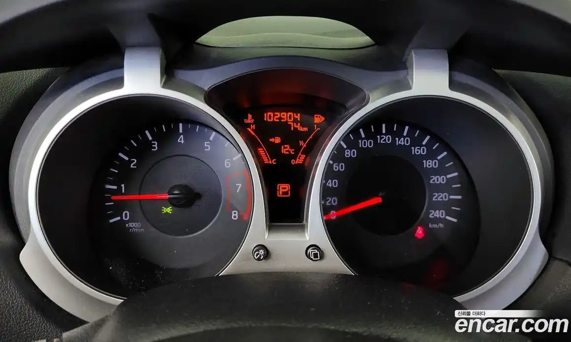 Nissan Juke 2014 1.6 гидро в Москве № 611316, фото 8