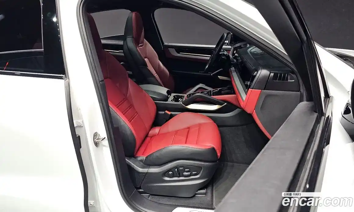 Porsche Cayenne 2024 3.0 гидро в Москве № 626724, фото 10