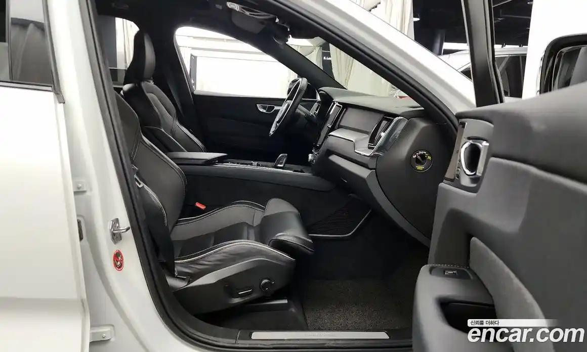 Volvo XC60 2021 2.0 гидро в Москве № 724050, фото 11