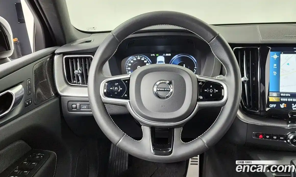Volvo XC60 2021 2.0 гидро в Москве № 724050, фото 13