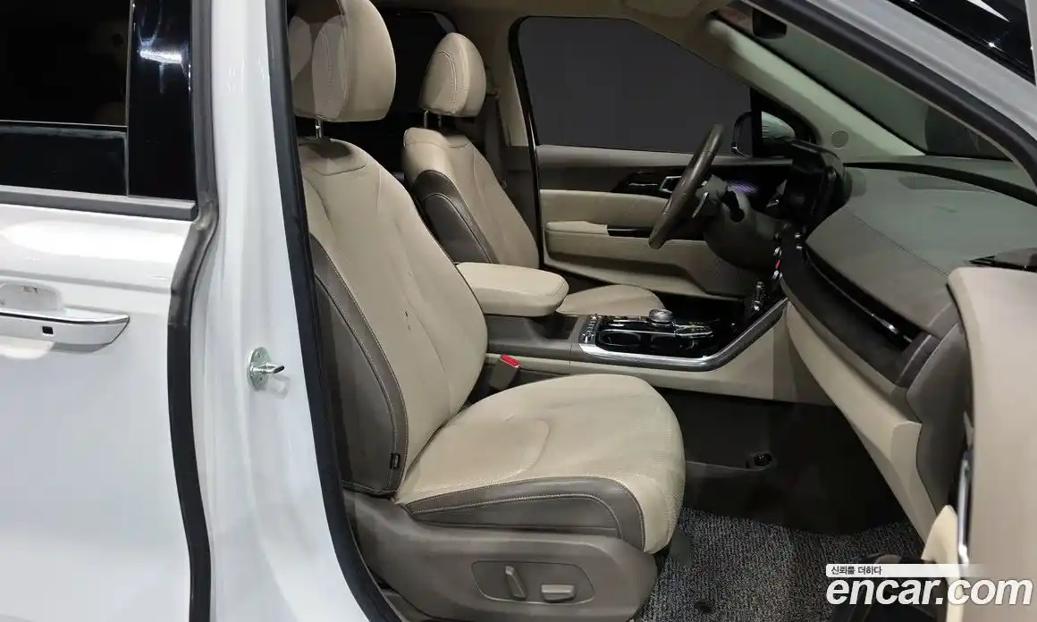 Kia Canival 2023 3.5 Автомат в Москве № 758543, фото 11