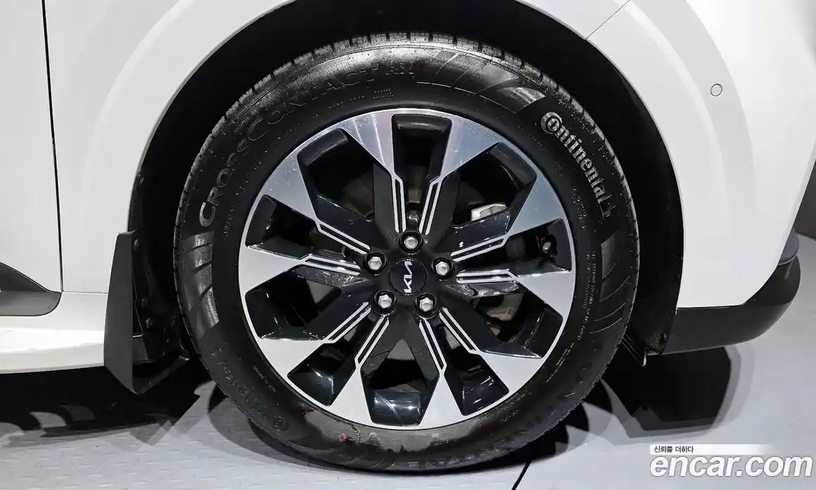 Kia Canival 2023 3.5 Автомат в Москве № 758543, фото 5