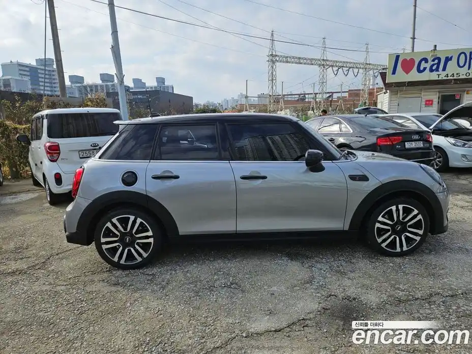 Mini Cooper 2023 2.0 гидро в Москве № 766357, фото 6
