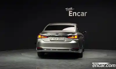 Lexus ES 2018 2.5 гидро в Москве № 766947, миниатюра 4