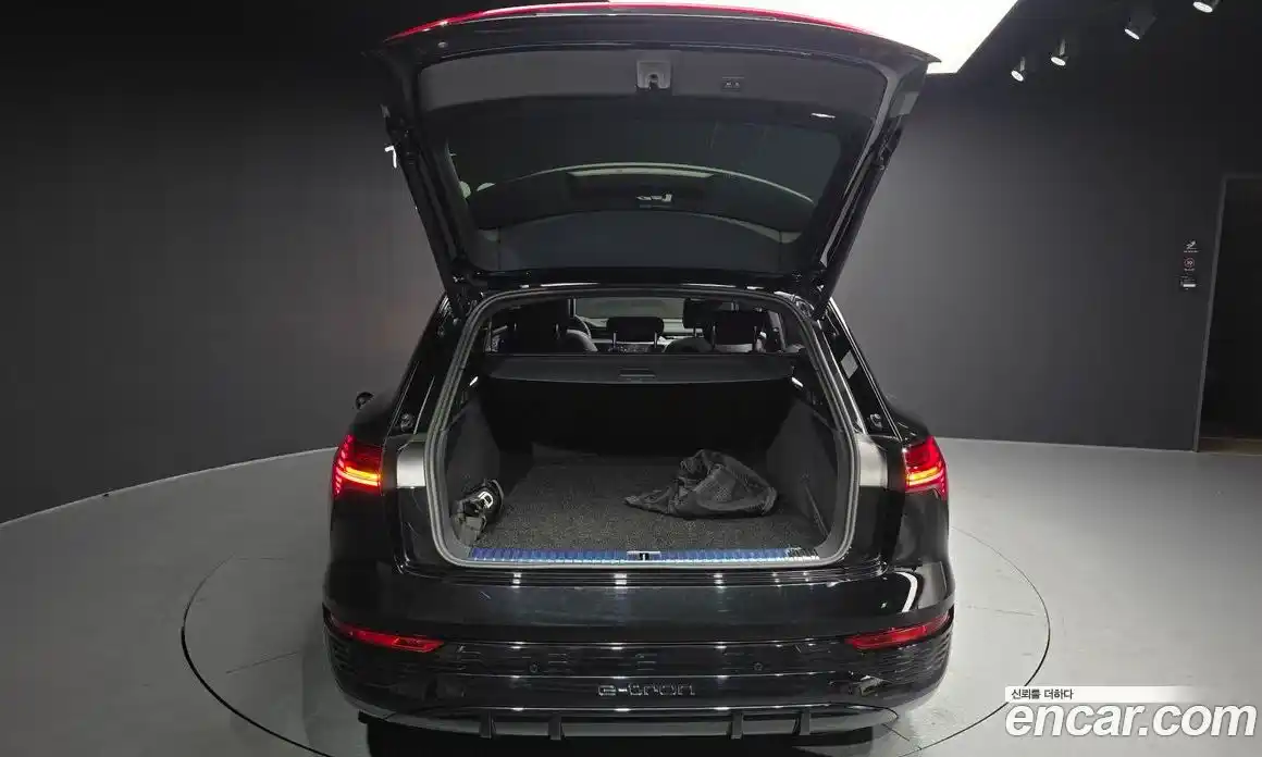 Audi Q8 e-tron 2024 0.3 гидро в Москве № 801332, фото 20