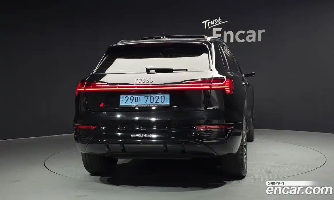 Audi Q8 e-tron 2024 0.3 гидро в Москве № 801332, фото 4