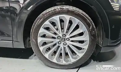 Audi Q8 e-tron 2024 0.3 гидро в Москве № 801332, миниатюра 5