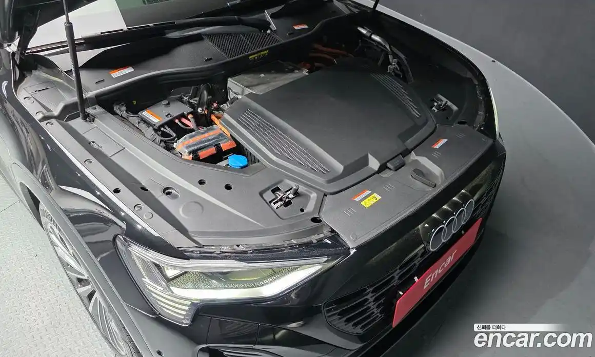Audi Q8 e-tron 2024 0.3 гидро в Москве № 801332, фото 6