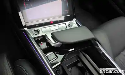 Audi Q8 e-tron 2024 0.3 гидро в Москве № 801332, миниатюра 9