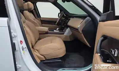 Land Rover Range-Rover 2024 4.4 гидро в Москве № 824667, миниатюра 3