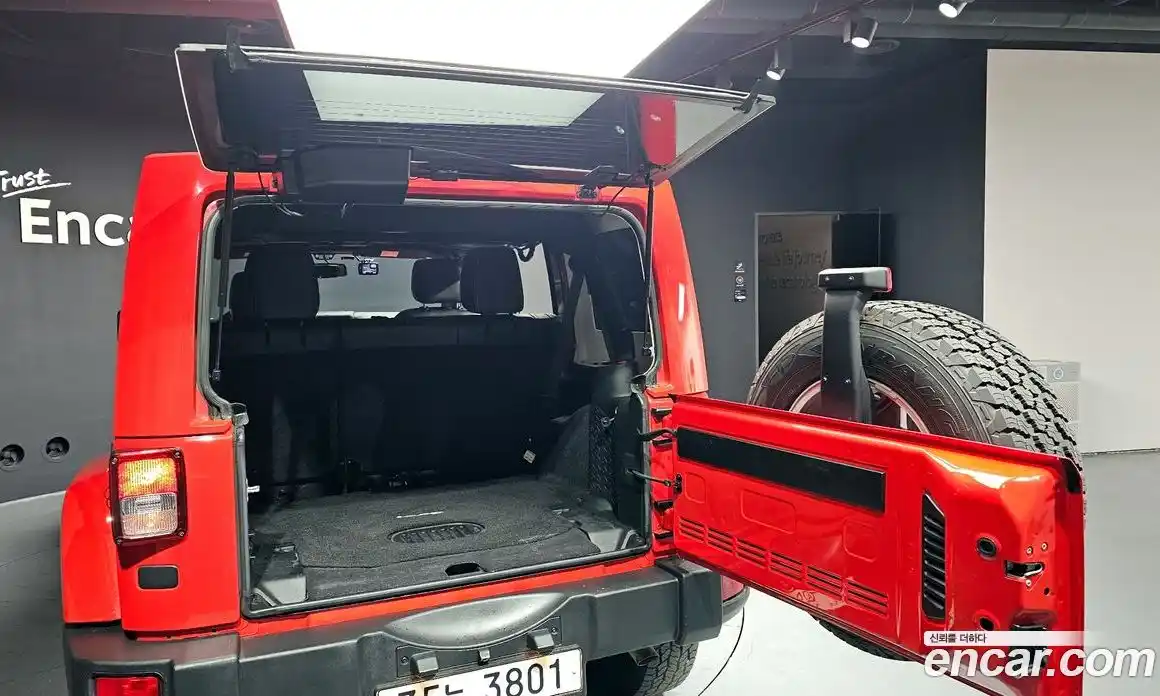 Jeep Wrangler 2017 3.6 гидро в Москве № 826591, фото 20