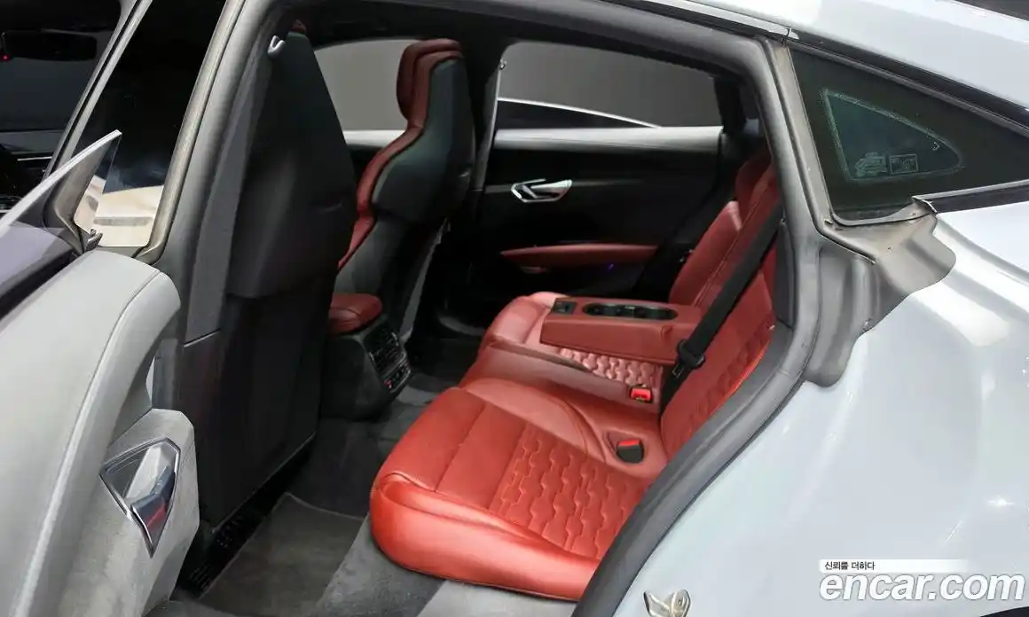 Audi e-tron GT 2022 0.1 гидро в Москве № 893798, фото 12