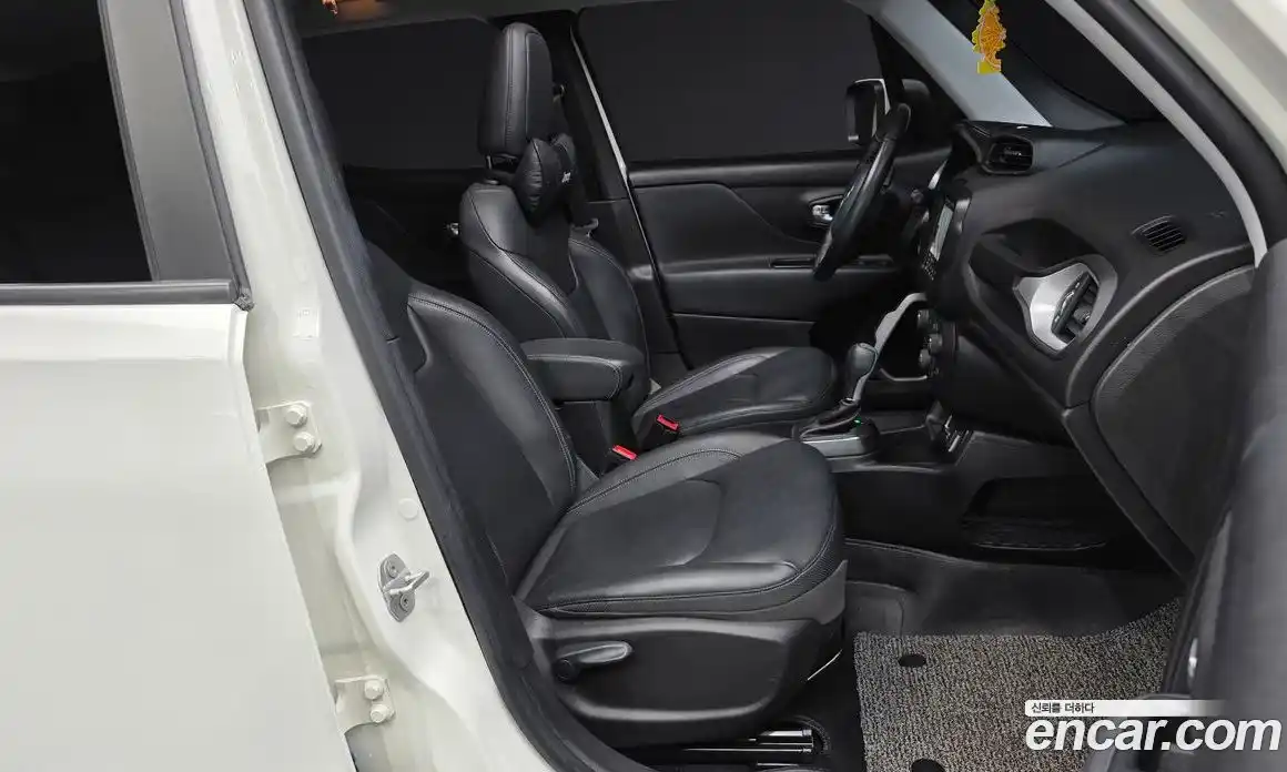 Jeep Renegade 2018 2.4 гидро в Москве № 896577, фото 11