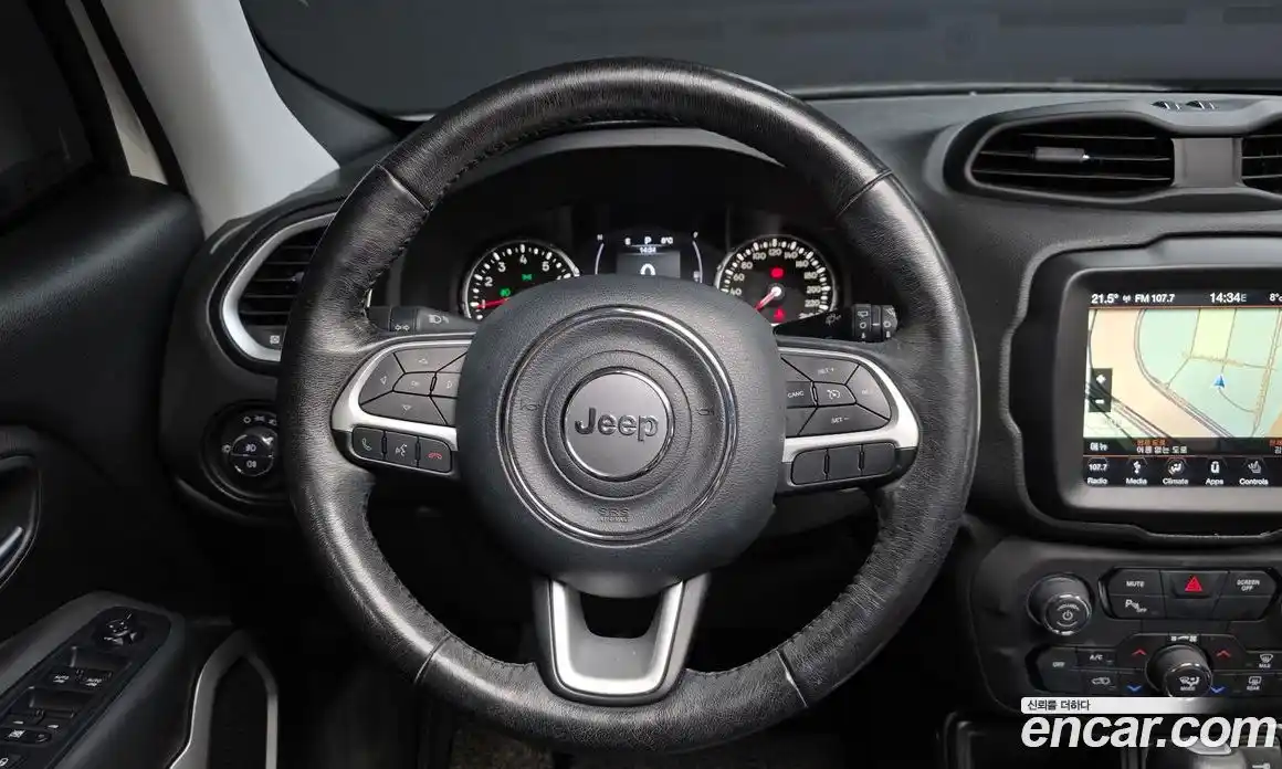 Jeep Renegade 2018 2.4 гидро в Москве № 896577, фото 13
