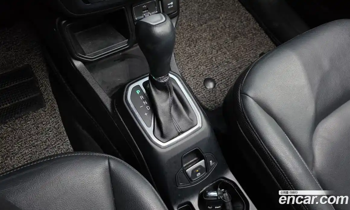 Jeep Renegade 2018 2.4 гидро в Москве № 896577, фото 9