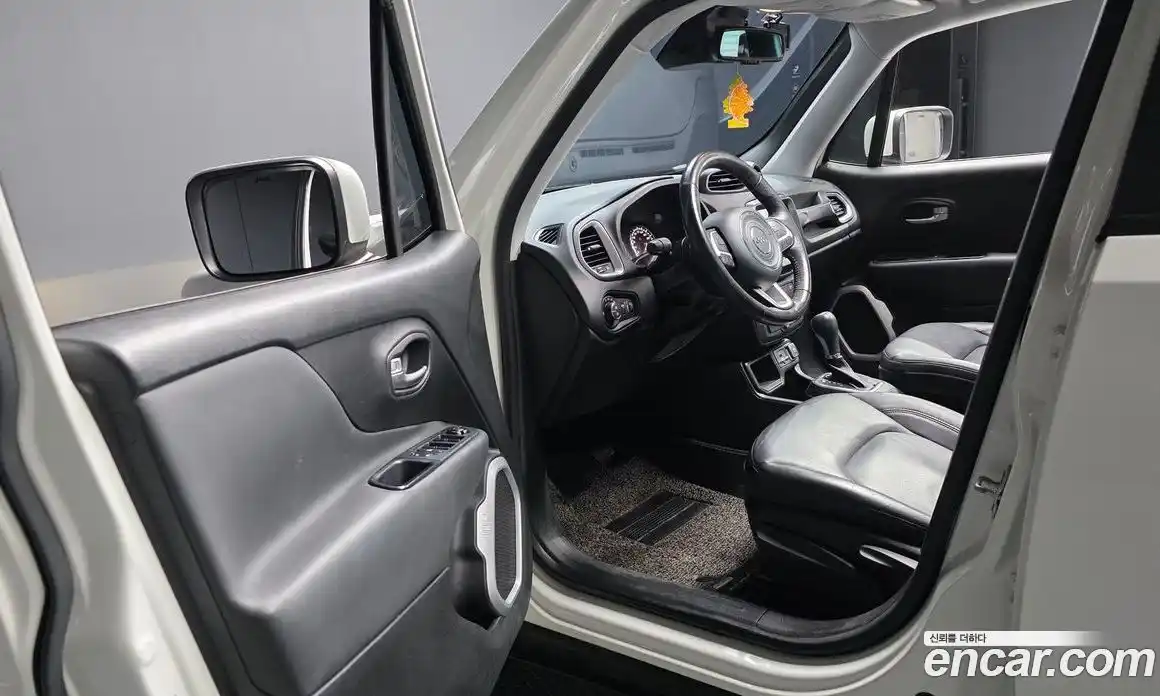 Jeep Renegade 2018 2.4 гидро в Москве № 896577, фото 10