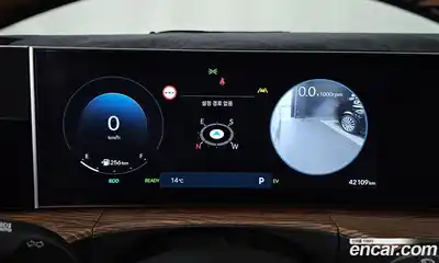 Hyundai Santa Fe 2023 1.6 Автомат в Москве № 971862, миниатюра 8