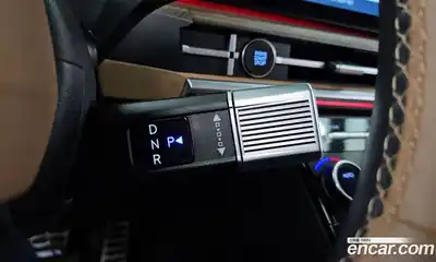 Hyundai Santa Fe 2023 1.6 Автомат в Москве № 971862, миниатюра 9