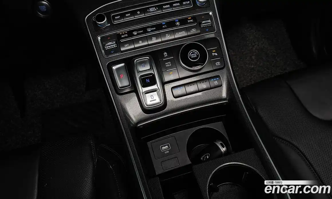 Hyundai Santa Fe 2022 2.2 Автомат в Москве № 1002223, фото 9