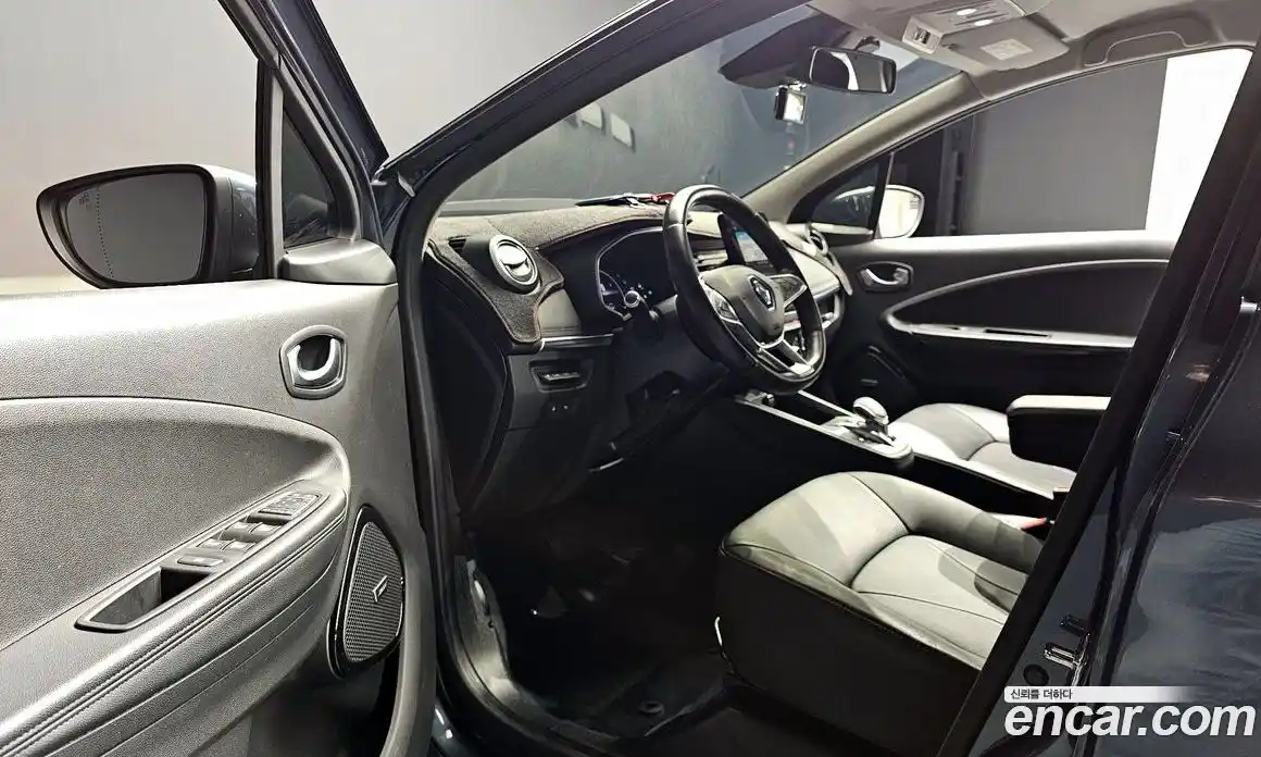 Renault Zoe 2021 0.2 Автомат в Москве № 1013053, фото 12