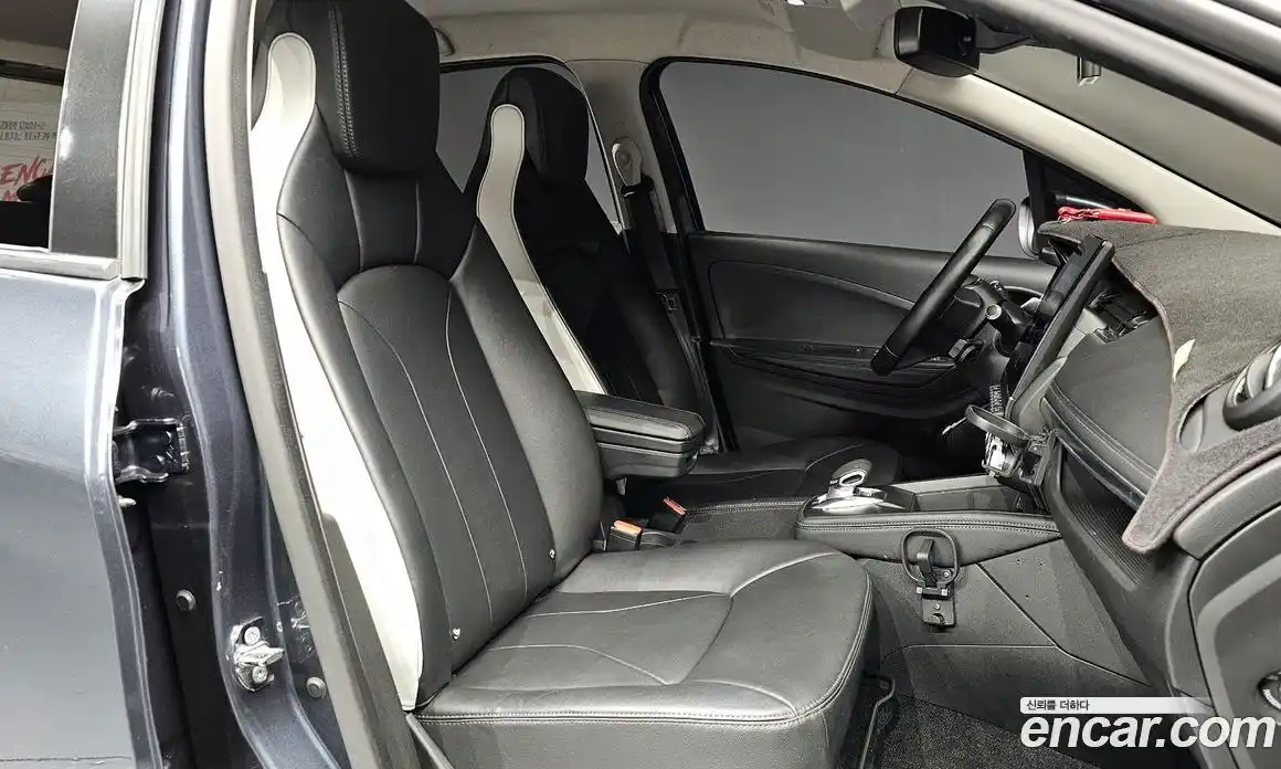 Renault Zoe 2021 0.2 Автомат в Москве № 1013053, фото 10