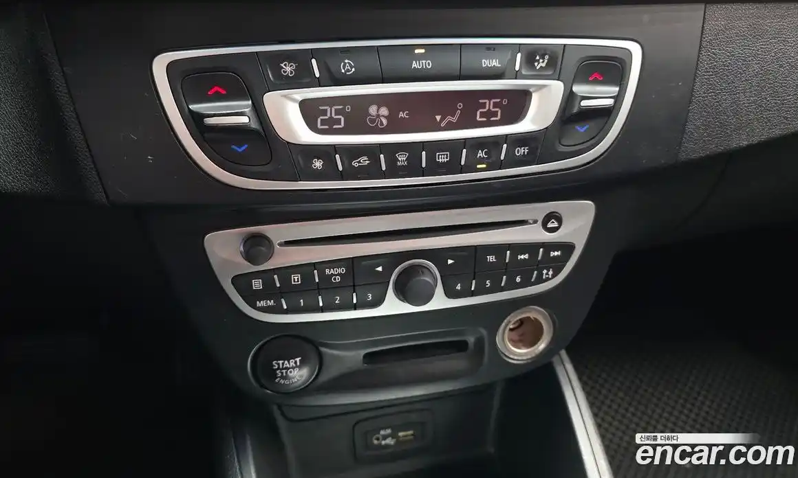 Renault SM3 2011 1.6 Автомат в Москве № 1013388, фото 15