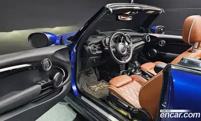 Mini Cooper Convertible 2020 2.0 гидро в Москве № 1013997, миниатюра 12