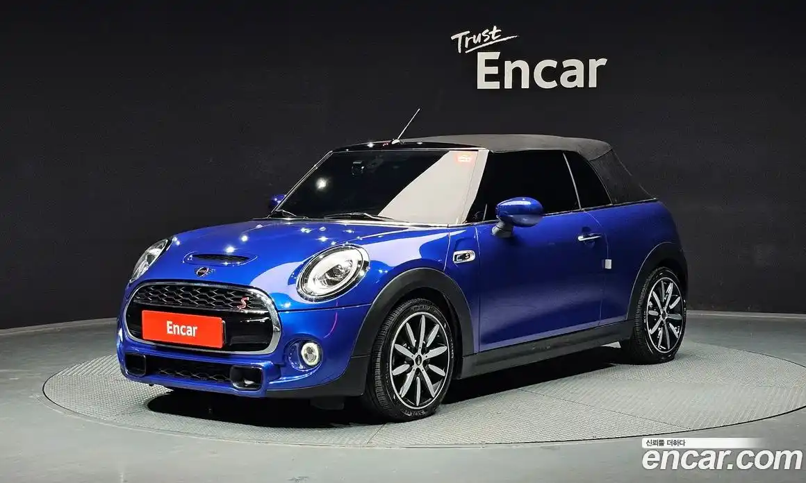 Mini Cooper Convertible 2020 2.0 гидро в Москве № 1013997, фото 19