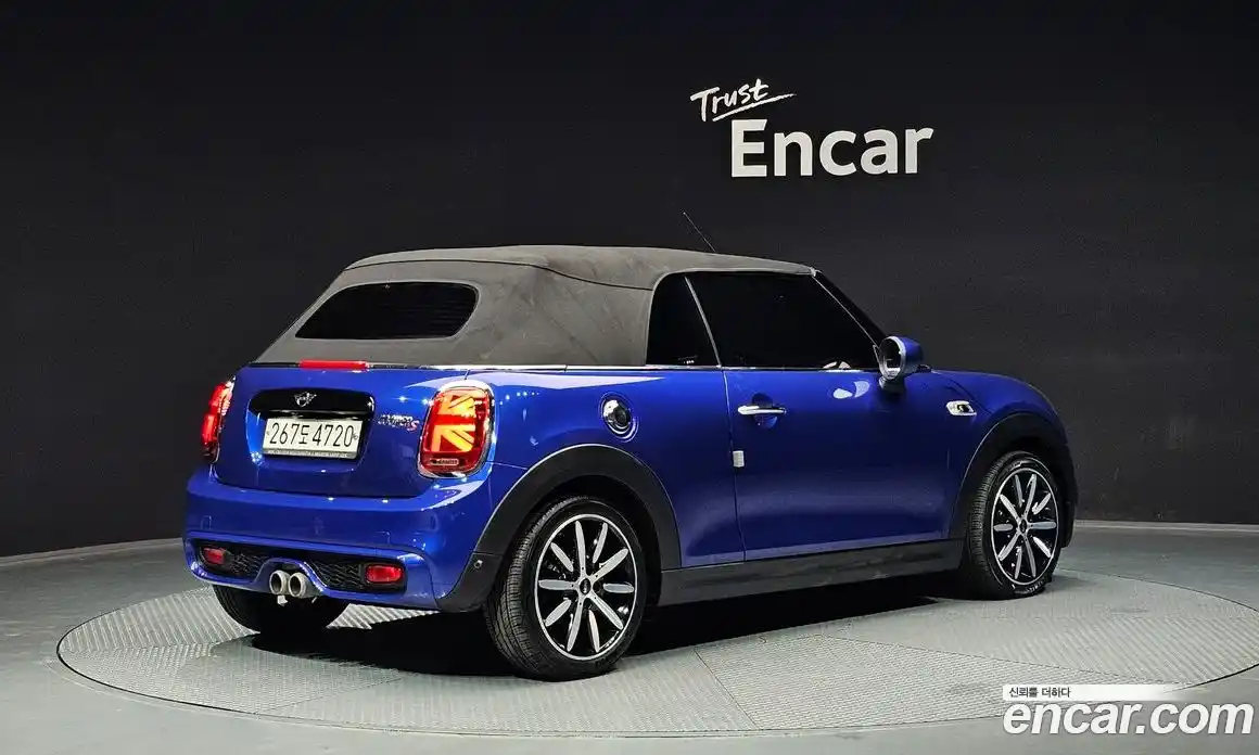 Mini Cooper Convertible 2020 2.0 гидро в Москве № 1013997, фото 20