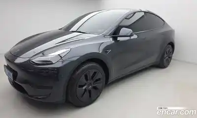 Tesla Model Y, 2025