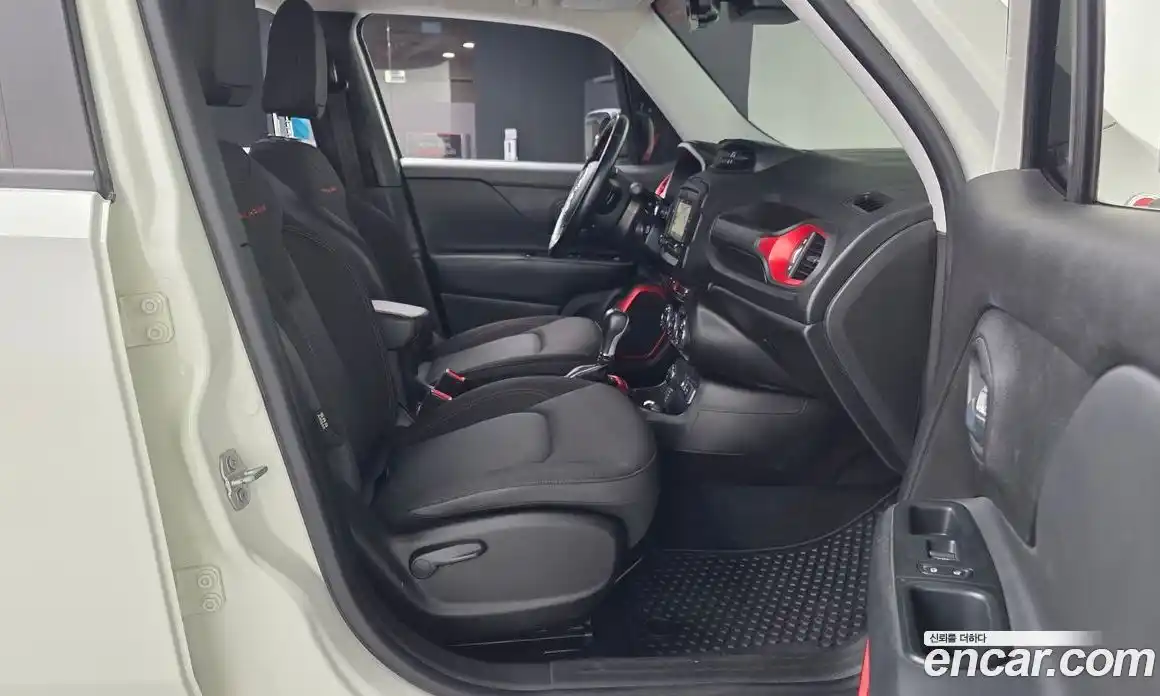 Jeep Renegade 2017 2.0 гидро в Москве № 1015066, фото 11