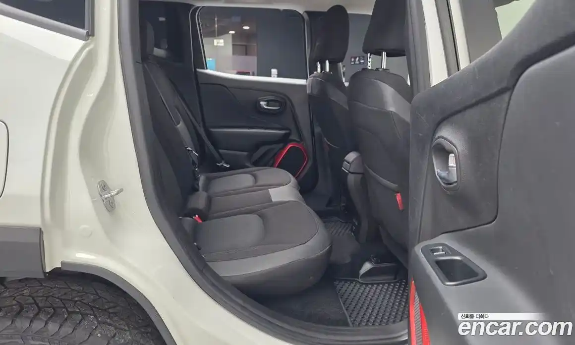 Jeep Renegade 2017 2.0 гидро в Москве № 1015066, фото 12