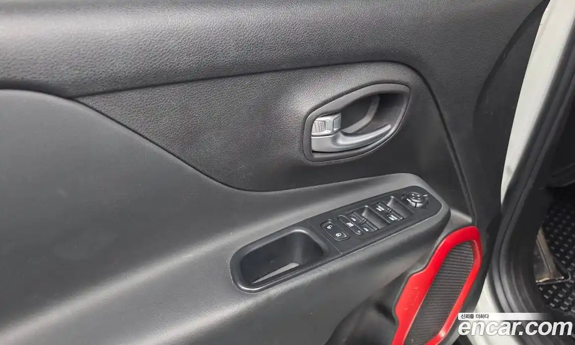 Jeep Renegade 2017 2.0 гидро в Москве № 1015066, фото 18