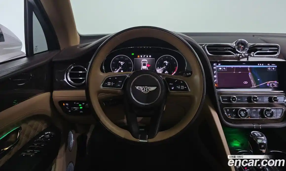 Bentley Bentayga 2022 4.0 гидро в Москве № 1016066, фото 13