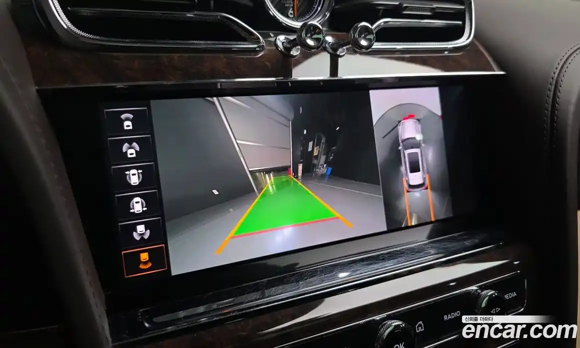 Bentley Bentayga 2022 4.0 гидро в Москве № 1016066, фото 15