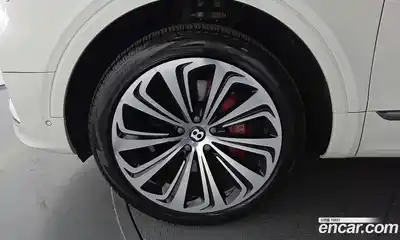 Bentley Bentayga 2022 4.0 гидро в Москве № 1016066, миниатюра 5