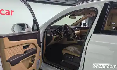 Bentley Bentayga 2022 4.0 гидро в Москве № 1016066, миниатюра 10