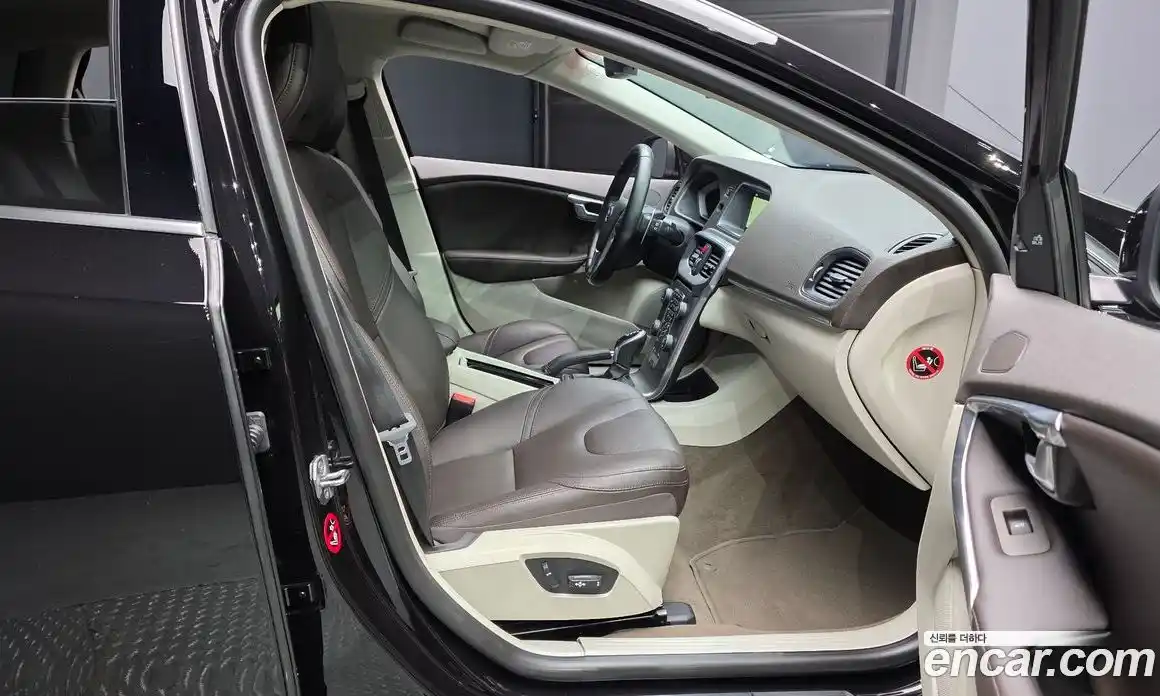 Volvo V40 2016 2.0 гидро в Москве № 155715, фото 11