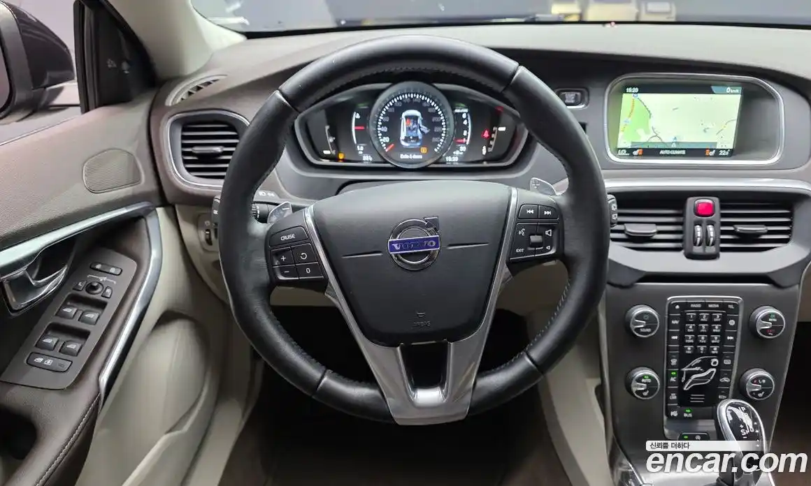 Volvo V40 2016 2.0 гидро в Москве № 155715, фото 13