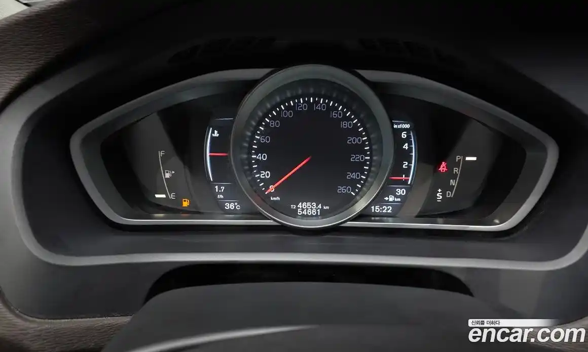 Volvo V40 2016 2.0 гидро в Москве № 155715, фото 8