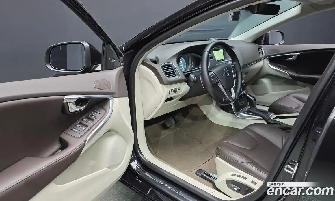 Volvo V40 2016 2.0 гидро в Москве № 155715, фото 10