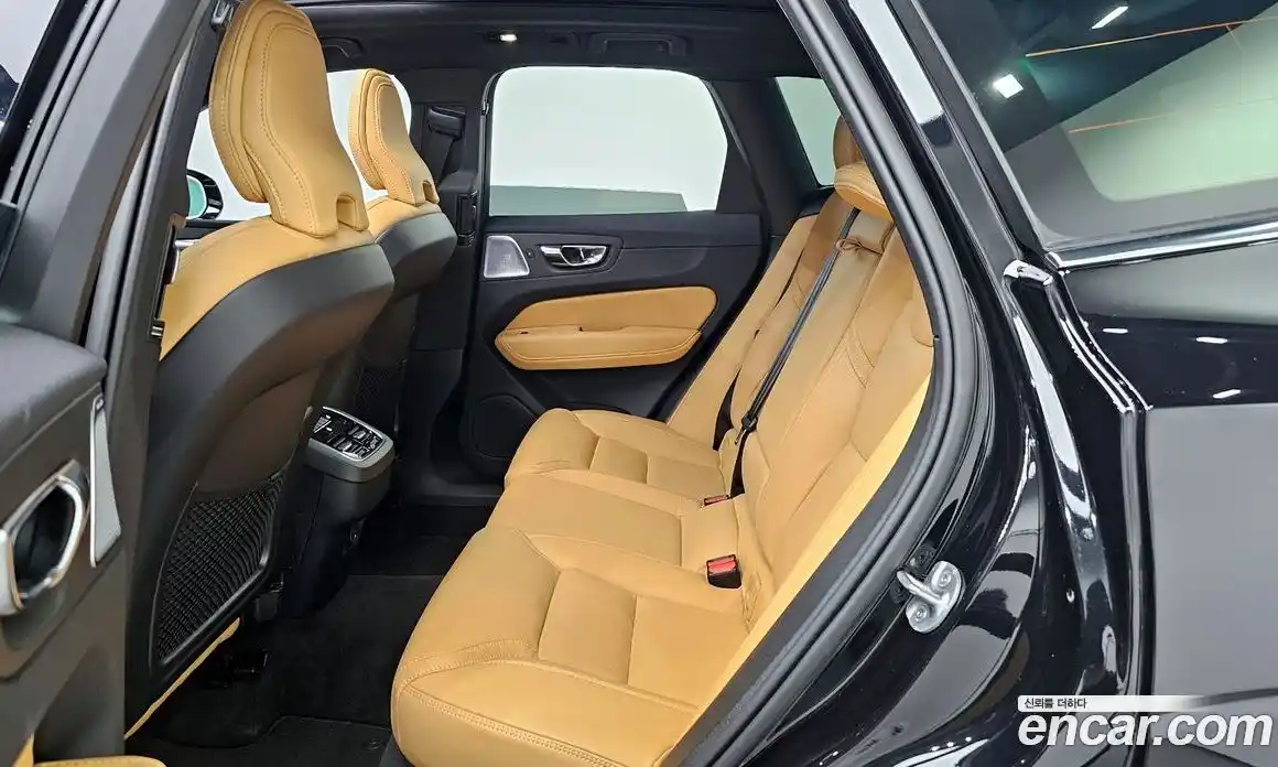 Volvo XC60 2024 2.0 гидро в Москве № 164193, фото 12