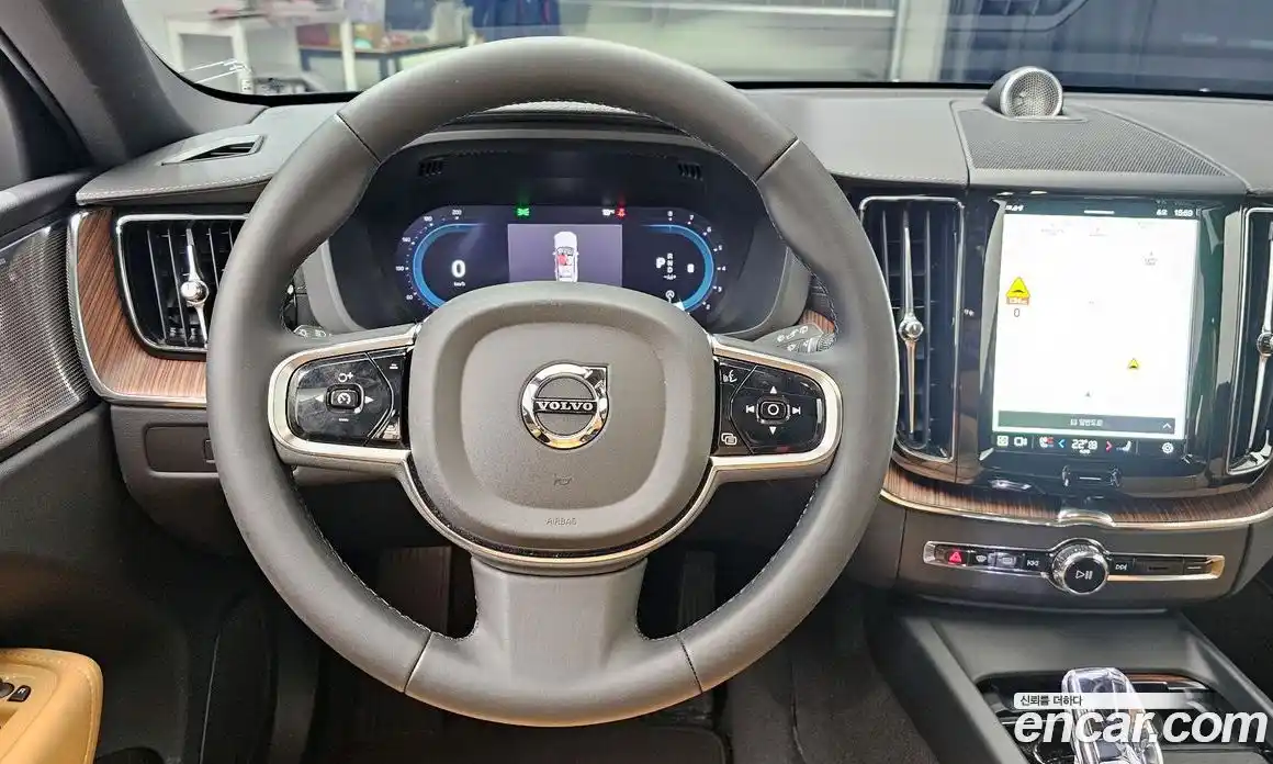 Volvo XC60 2024 2.0 гидро в Москве № 164193, фото 13